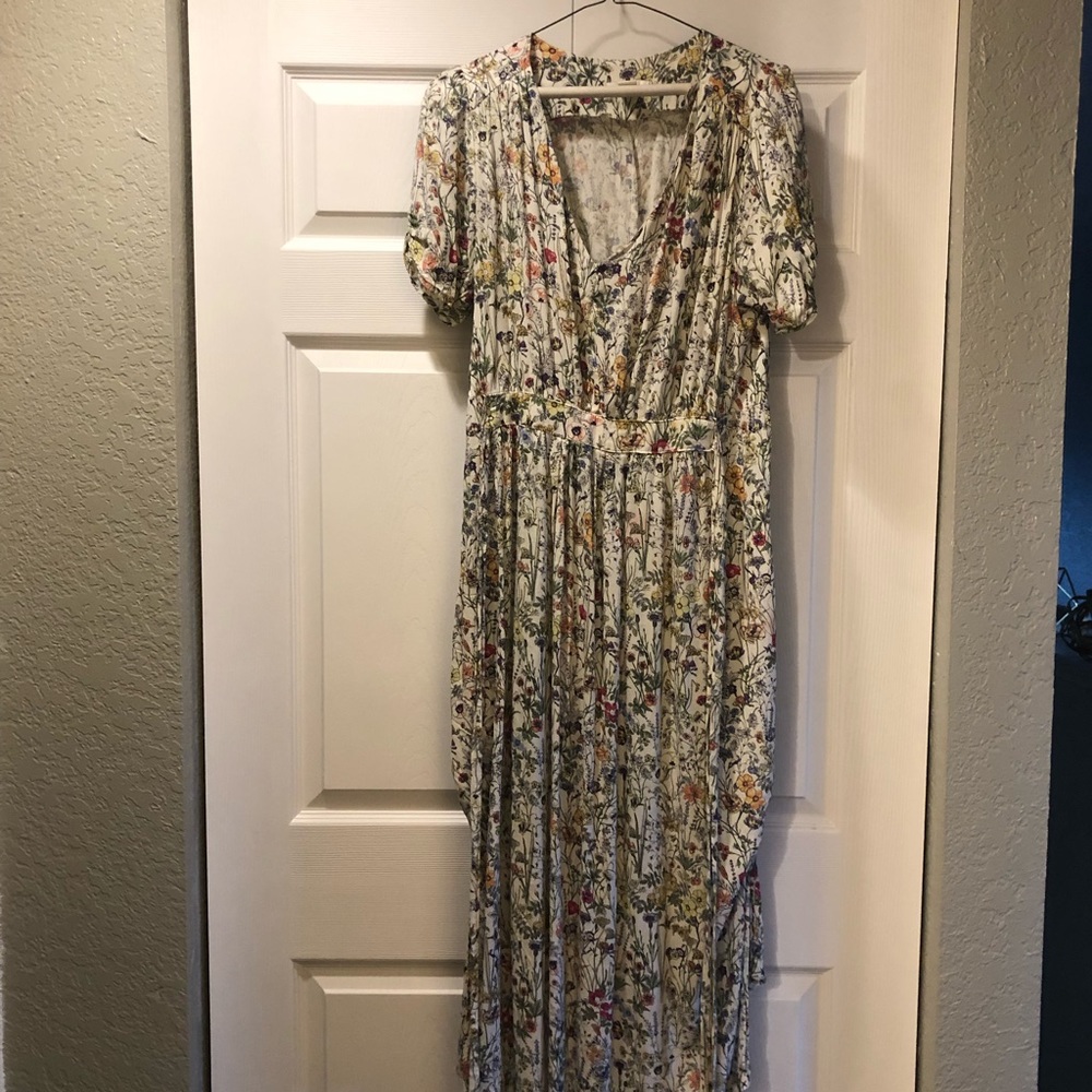 Floral dress v cut by h&m